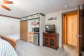 4 Seasons Inn on Fall River