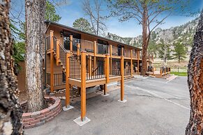 4 Seasons Inn on Fall River