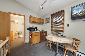 4 Seasons Inn on Fall River