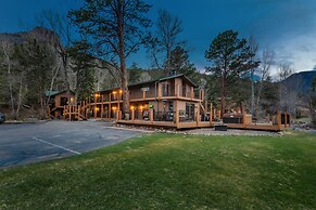 4 Seasons Inn on Fall River