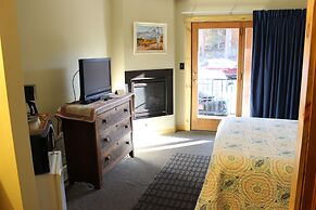 4 Seasons Inn on Fall River
