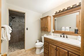 4 Seasons Inn on Fall River