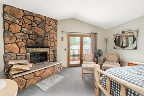 4 Seasons Inn on Fall River