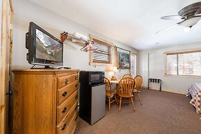 4 Seasons Inn on Fall River