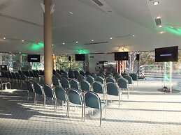 Riverside Oaks Golf Resort