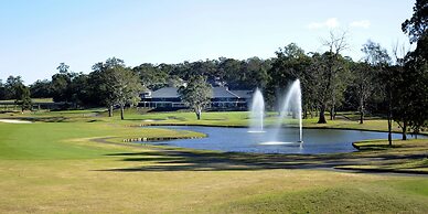 Riverside Oaks Golf Resort