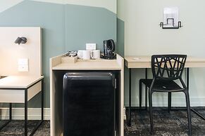 Nightcap at Atherton Hotel