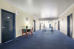 Nightcap at Atherton Hotel