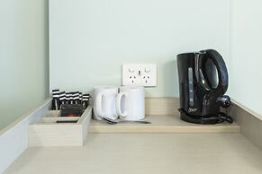 Nightcap at Atherton Hotel