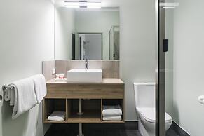 Nightcap at Atherton Hotel