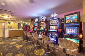 Nightcap at Atherton Hotel