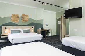 Nightcap at Atherton Hotel