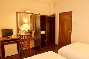 Sourire at Rattanakosin Island