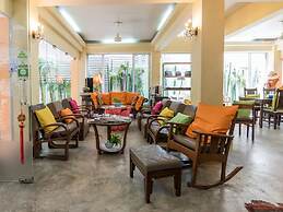 Sourire at Rattanakosin Island