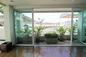 Sourire at Rattanakosin Island