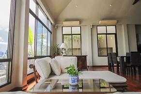 Sourire at Rattanakosin Island