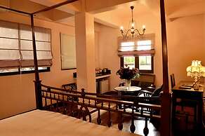 Sourire at Rattanakosin Island