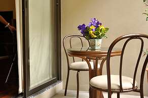 Sourire at Rattanakosin Island