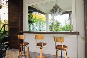 Sourire at Rattanakosin Island