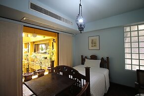 Sourire at Rattanakosin Island