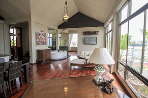 Sourire at Rattanakosin Island