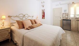 Villa Isabella Studios & Suites