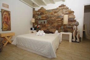 Villa Isabella Studios & Suites