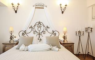 Villa Isabella Studios & Suites