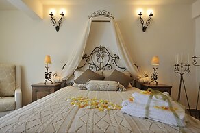 Villa Isabella Studios & Suites