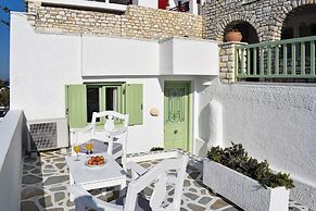 Villa Isabella Studios & Suites