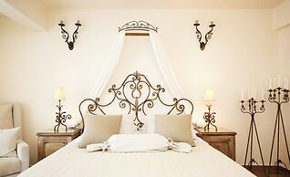 Villa Isabella Studios & Suites