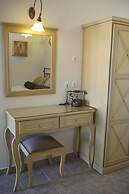 Villa Isabella Studios & Suites