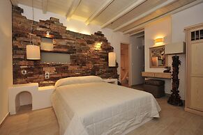 Villa Isabella Studios & Suites