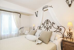 Villa Isabella Studios & Suites