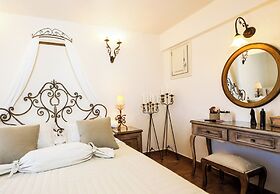 Villa Isabella Studios & Suites