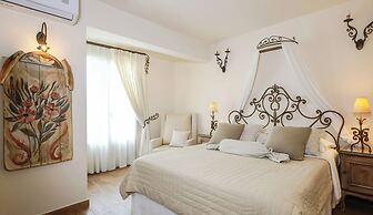 Villa Isabella Studios & Suites