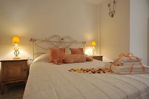 Villa Isabella Studios & Suites