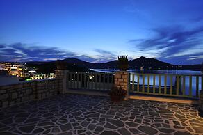 Villa Isabella Studios & Suites