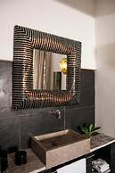 Sevenmaze Charming House