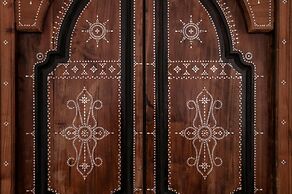 Sevenmaze Charming House