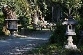 Sevenmaze Charming House