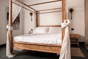 Sevenmaze Charming House