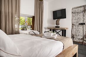 Sevenmaze Charming House