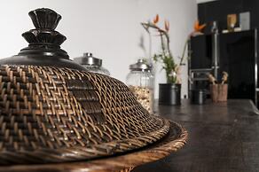 Sevenmaze Charming House