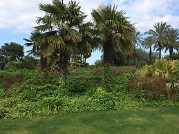 Sevenmaze Charming House