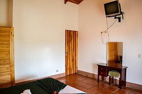 Termales del Bosque & Hot Springs