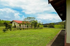 Termales del Bosque & Hot Springs