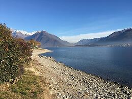 Lake Como Beach Hostel