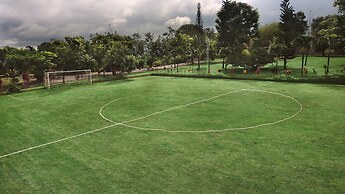 Hotel Heliconias Nature Inn & Hot Springs