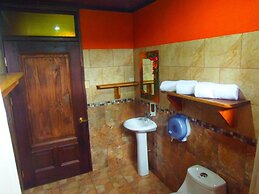 Hotel Heliconias Nature Inn & Hot Springs